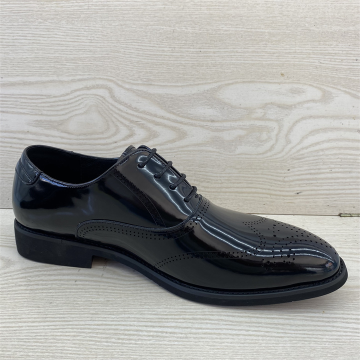 断码特价真皮男鞋2024新款头层牛皮布洛克雕花商务正装男士皮鞋