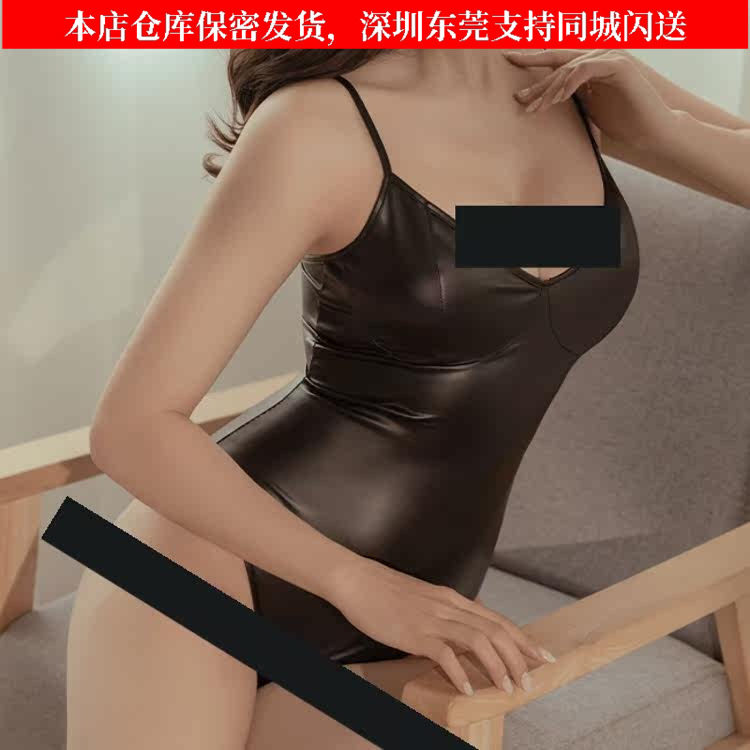 ins连体简约吊带紧身女露背性感遮肚显瘦小胸漆皮纯欲美体连体衣