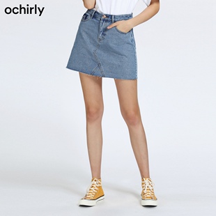 video-chuzhie-posmotret-pod-yubkami-u-prohozhih-na-vidu-porno