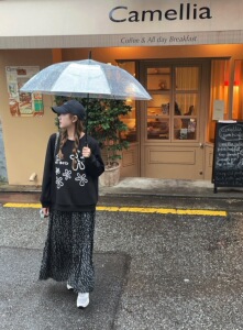 NYTSTUDIO微胖圆领正肩卫衣花花印花宽松显瘦套头上衣百搭女大码