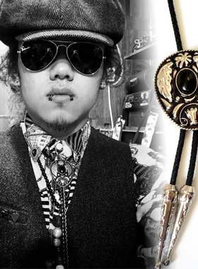 原创设计风黑色短袖配饰复古项链