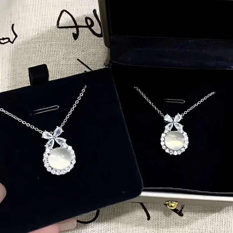 【在逃公主】S925银冰透白玉髓蝴蝶结锁骨链女小众清冷感轻奢项链
