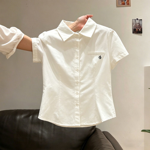 学院风刺绣polo领短袖衬衫女辣妹