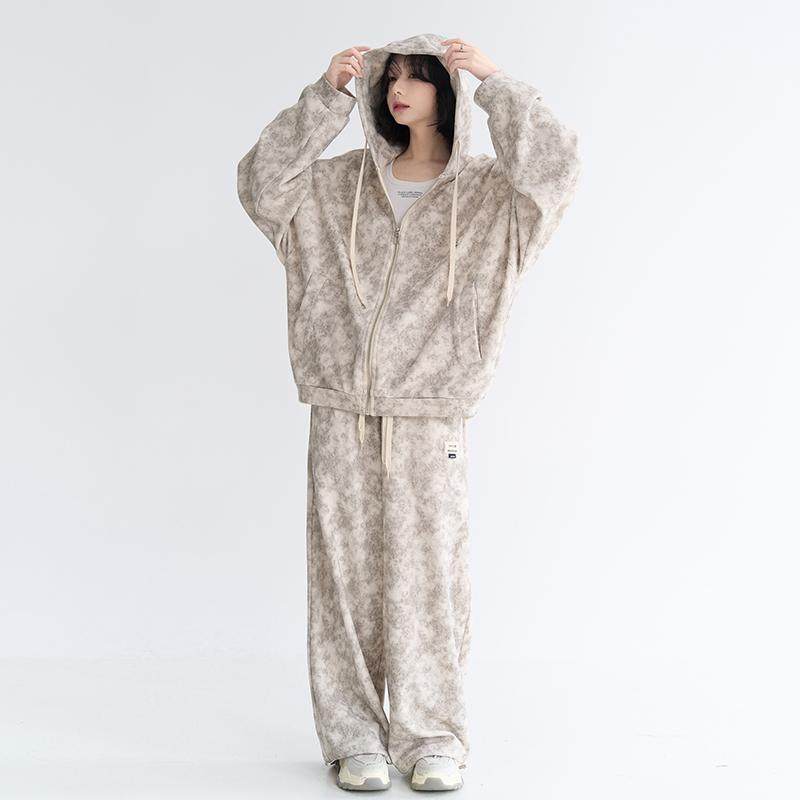 万有引力博物馆 春款休闲套装：连帽开衫外套+短款V领卫衣+休闲裤