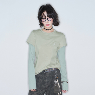 假两件撞色正肩长袖 ü线下店同款 T恤女 wink 万有引力博物馆