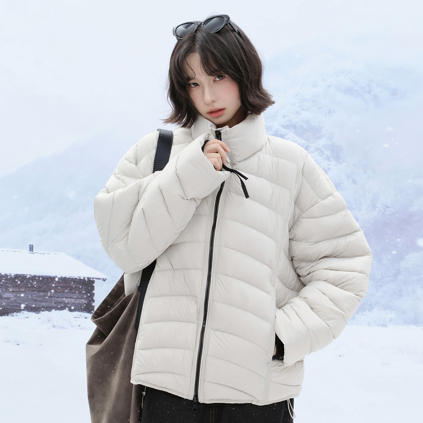 万有引力博物馆90白鸭绒轻量化排骨羽绒服女冬季新款宽松保暖外套