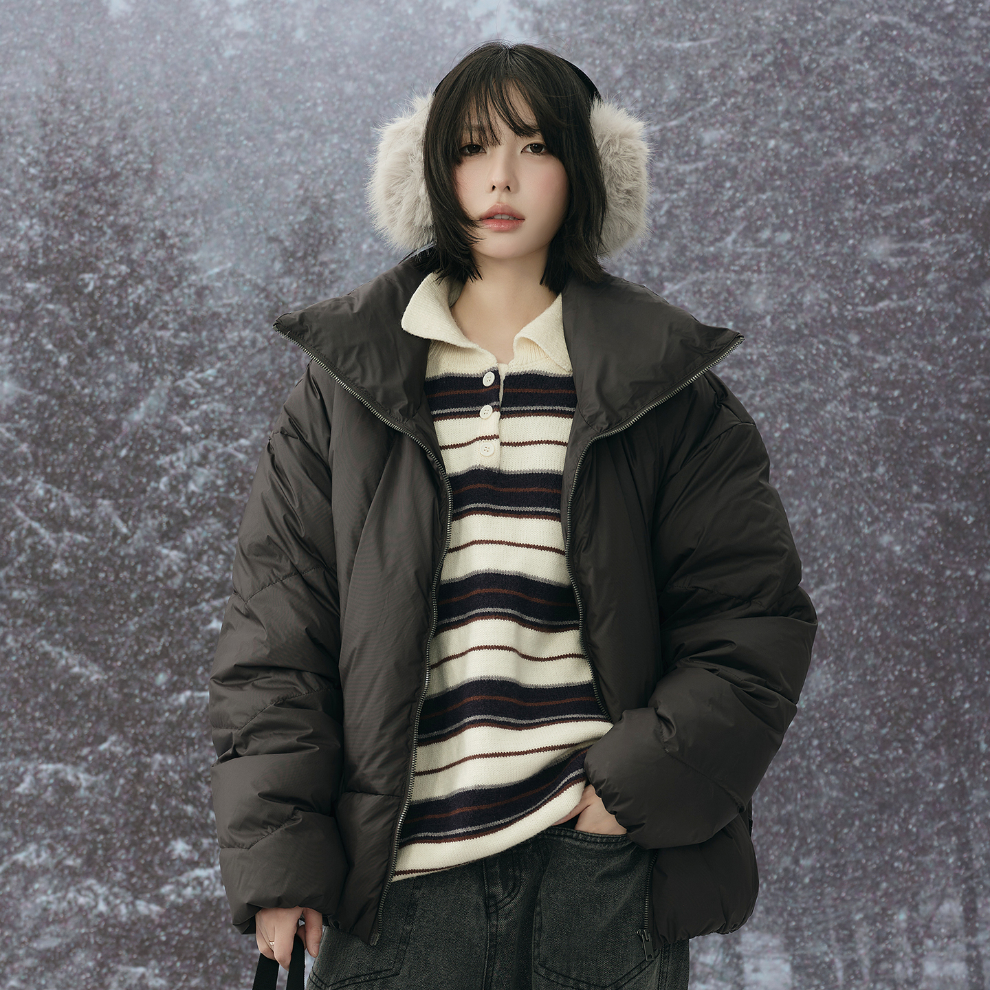 万有引力博物馆 纯色立领羽绒服女冬季2025年新款冬装白鸭绒外套