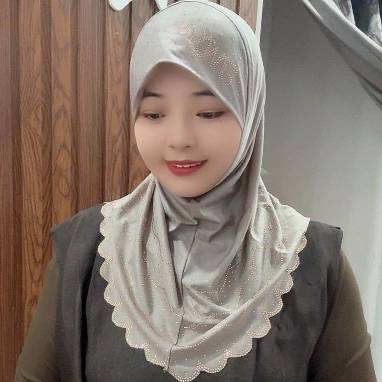 新款时尚休闲套头高端面料淘纱妈妈盖头纱巾面料透气舒适洋气百搭