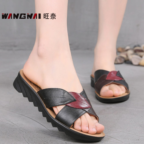 凉鞋防滑外出妈妈拖鞋夏软底中年
