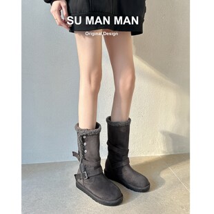 灰色中筒雪地靴女款2025新款冬季巨好看皮带扣加绒加厚保暖棉鞋子