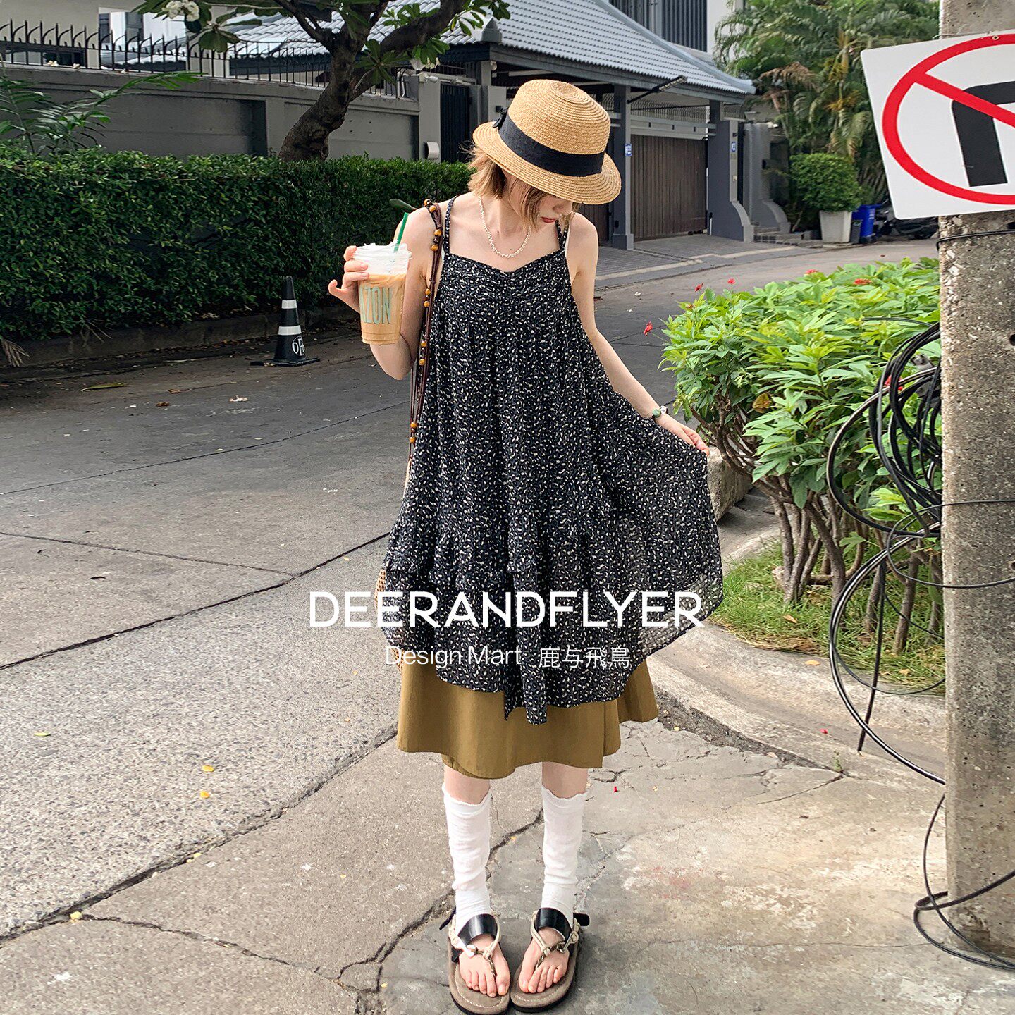 鹿与飞鸟「星空豹趣」轻法式度假风不规则飘逸碎花吊带小衫7568
