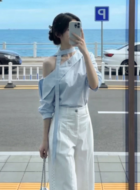 法式蓝色斜肩短袖衬衣女夏季2026新款超好看独特漂亮小衫绝美上衣