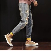 潮牌个性 男士 破洞修身 小脚百搭长裤 子 新款 子束脚乞丐裤 潮流牛仔裤