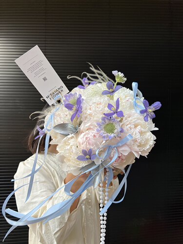MissTang520羞涩少女芍药铁线莲抱抱桶插花武汉同城鲜花配送