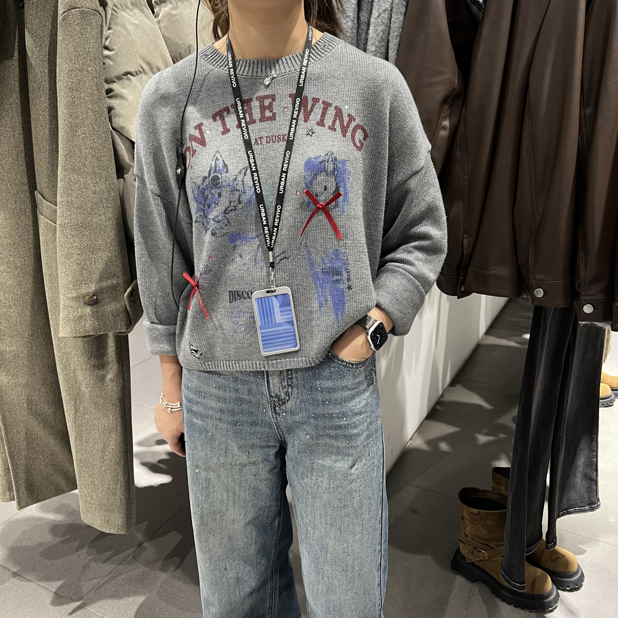 UR国内代购2026春季女装时髦潮流趣味撞色提花钻饰毛衣UYV960021