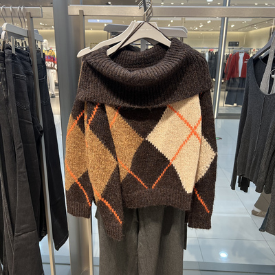 UR国内代购2025冬季女装休闲复古一字领撞色菱格针织衫UWH960012