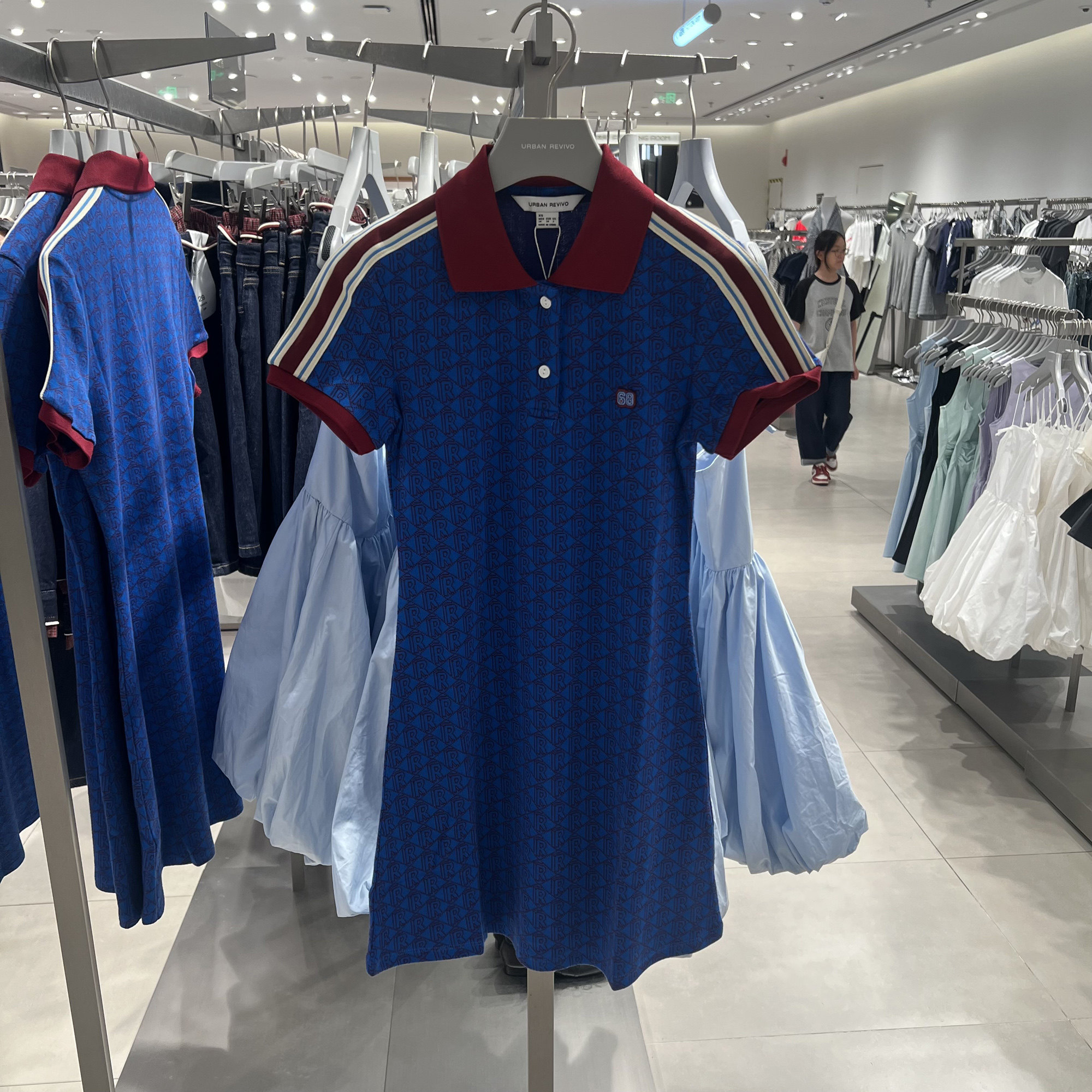 UR国内代购2025秋季女装休闲撞色字母棉质超短款连衣裙UYL750106