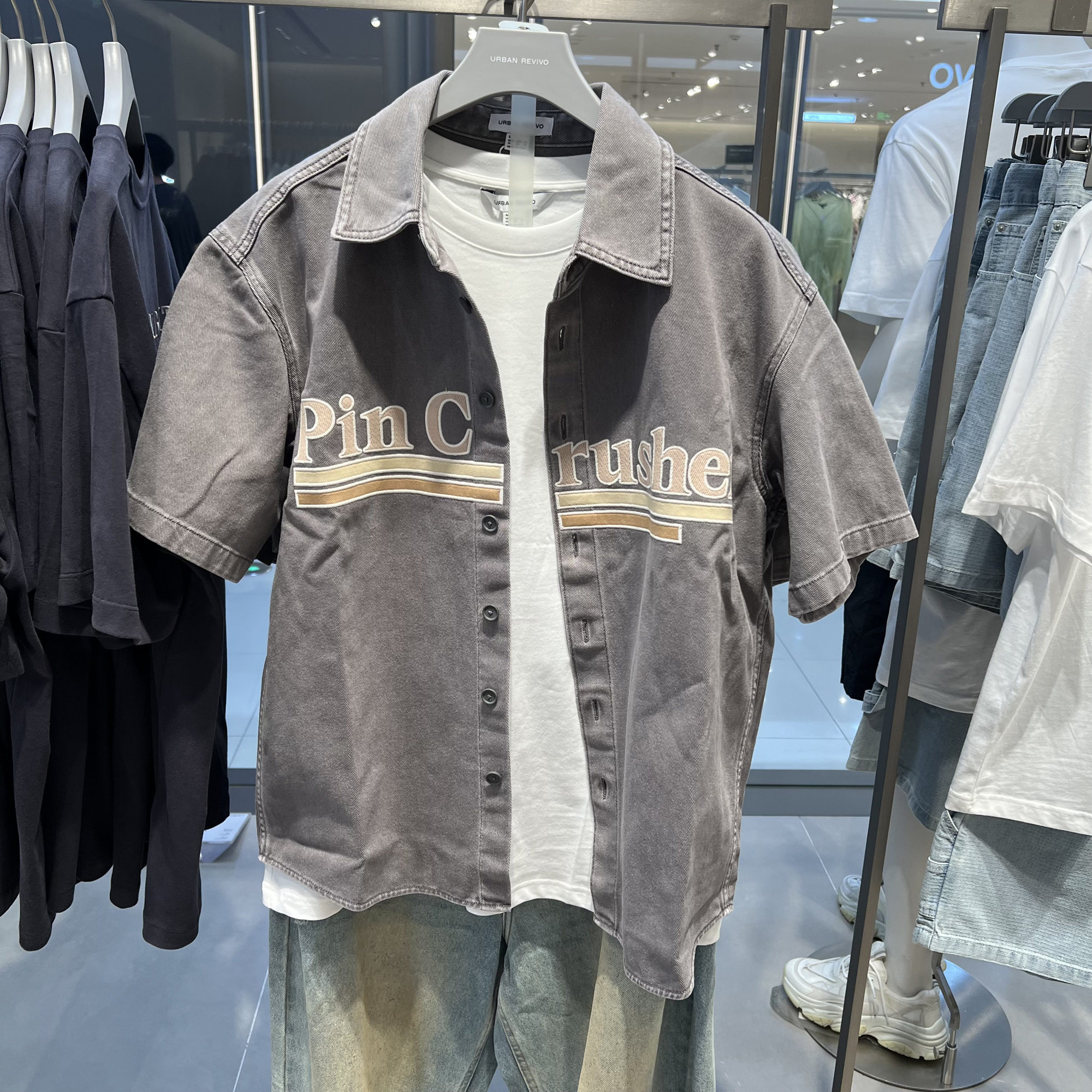 UR国内代购2025夏季男装潮流街头撞色字母纽扣休闲衬衫UUV850003