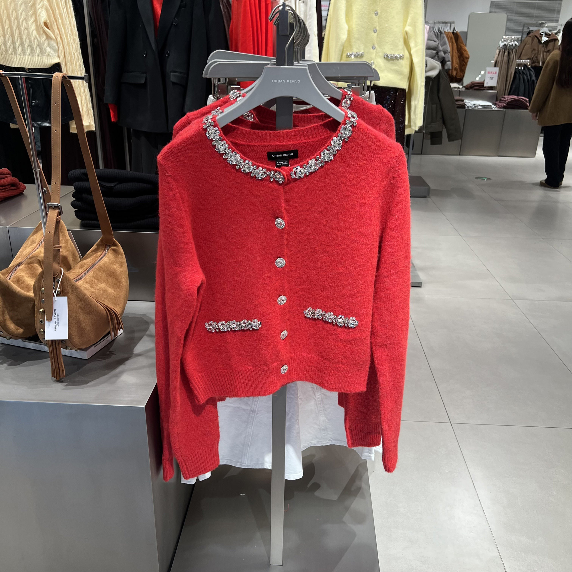 UR国内代购2025春季女装红色氛围感水钻饰圆领针织开衫UWG950040