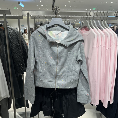 UR国内代购2025冬季女装时尚潮流彩色星星连帽短款外套UYV150115