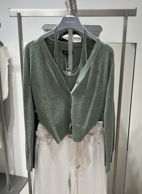 UR国内代购2025秋季女装休闲日常刺绣单排扣V领针织衫UWH950102