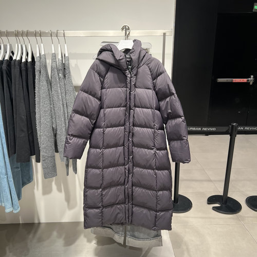 UR国内代购2025冬季女装气质简约连帽绗缝长款羽绒外套UWM150106