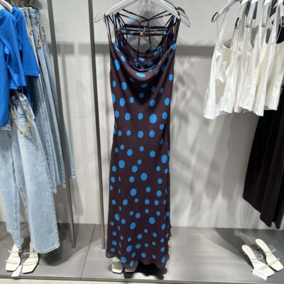UR国内代购2026夏季女装魅力摩登波点荡领吊带连衣裙UWG760135