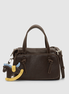 UR国内代购2026春季女士摇摇马挂饰波士顿手提斜挎包UAYB60013