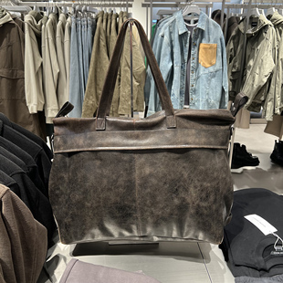 UR国内代购2026春季新款男士真皮流光风单肩斜挎包UAMB50140