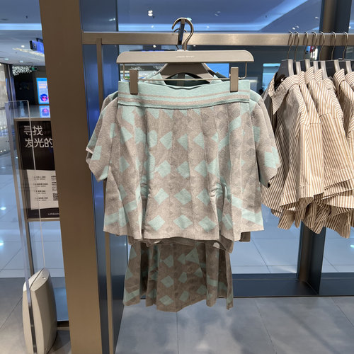 UR国内代购2025夏季女装休闲学院风不规则菱格针织半裙UIU950015