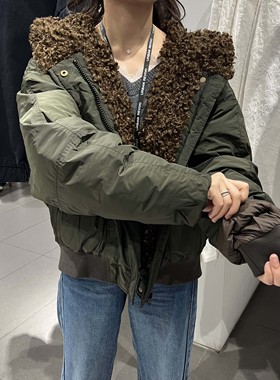 UR国内代购2025冬季女装潮流毛领连帽厚绒超宽松羽绒服UYV150081