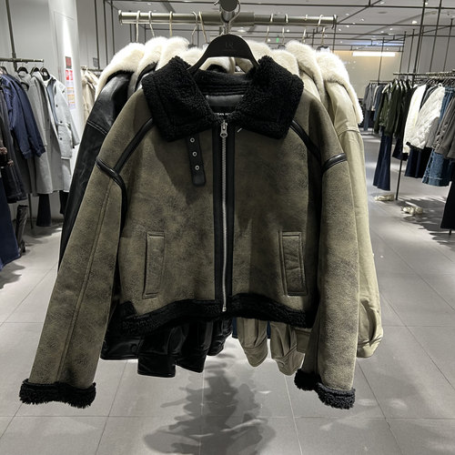 UR国内代购2025冬季女装气质设计感毛绒PU插袋短款外套UWM150123