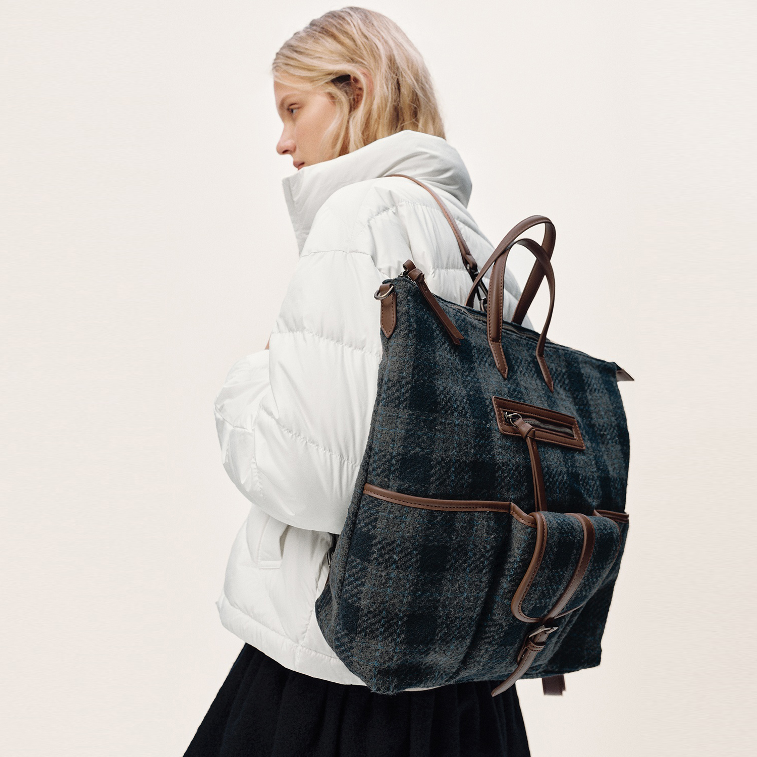 UR国内代购2025秋季女士时髦复古学院风格纹单双肩背包UAYB50190