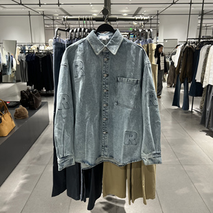 UR国内代购2026春季新款男装潮流水洗字母贴袋牛仔衬衫UUV860023