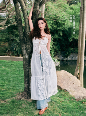 UR国内代购2025春季女钟楚曦同款芭蕾风镂空吊带连衣裙UYL750029