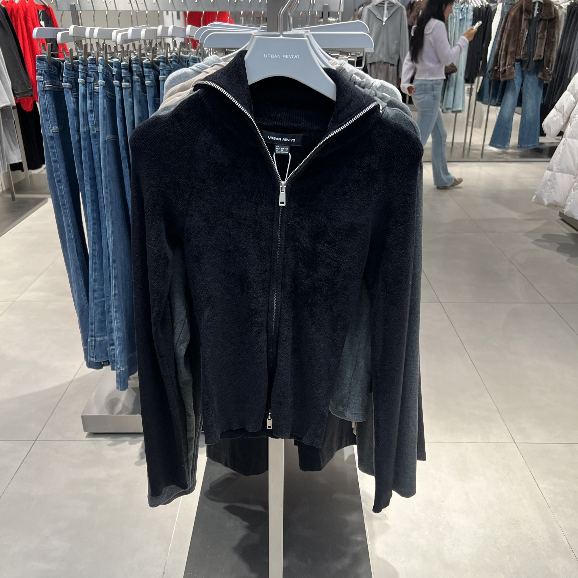 UR国内代购2025冬季女装简约休闲拉链大翻领针织开衫UWJ950087