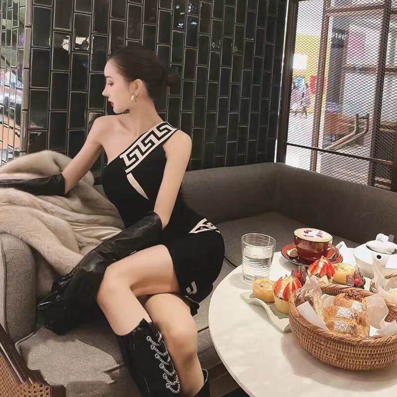 网红同款单肩镂空提花修身包臀小礼服生日聚会夜店绷带连衣裙