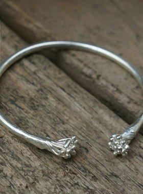 复古做旧风泰银珊瑚雏菊亚光手镯