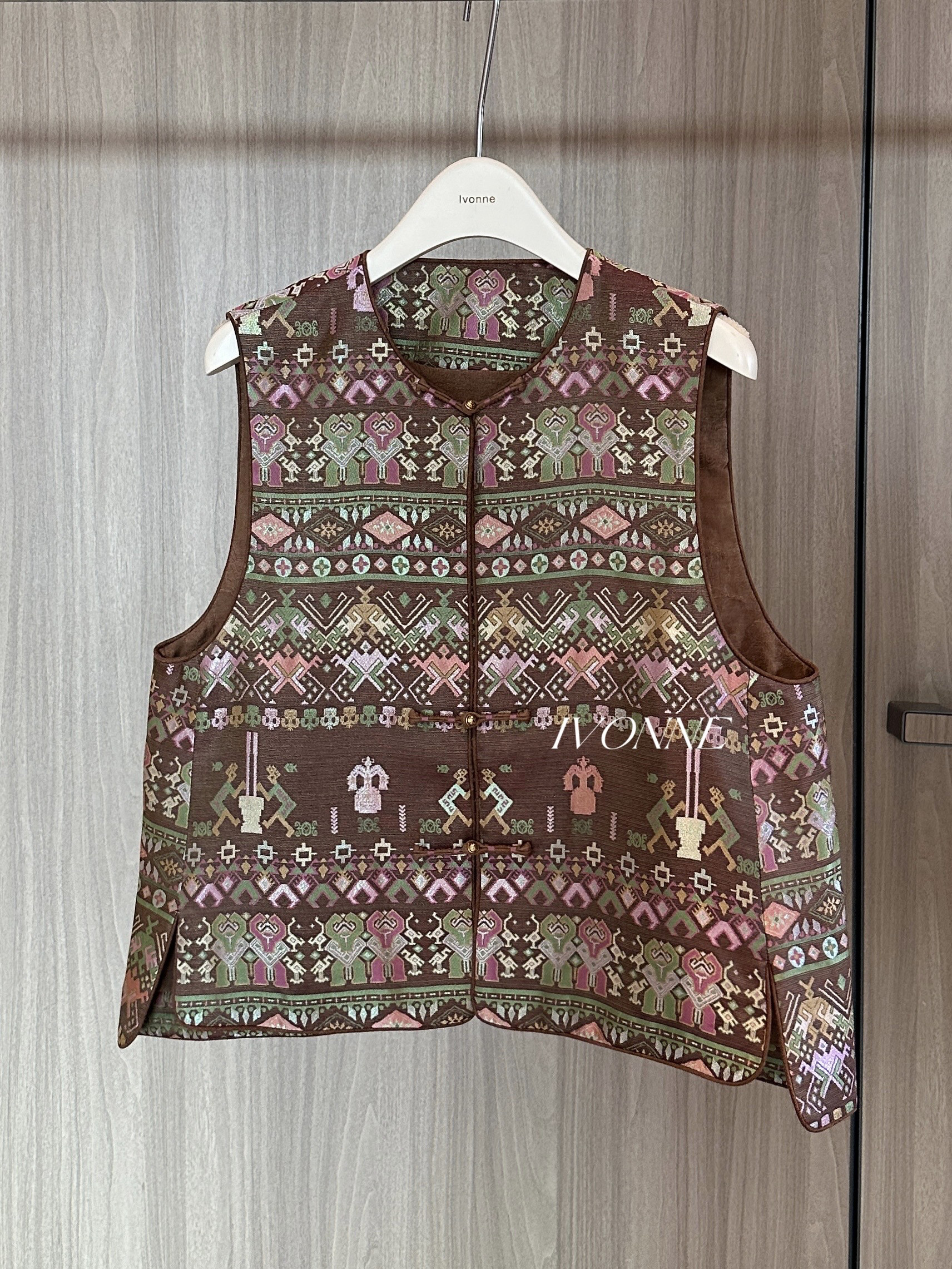 IVONNE|非遗黎锦 秋季新品 100桑蚕丝国风圆领马甲上衣