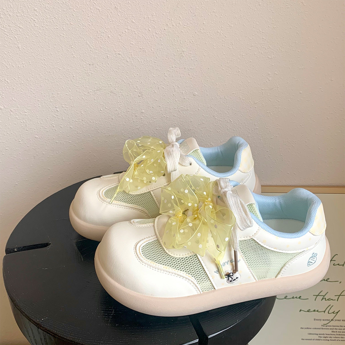 厚底丝带蝴蝶结网面透气小白板鞋