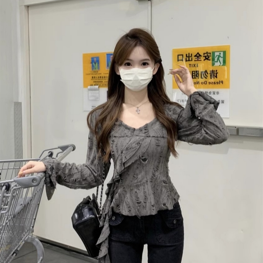 美式复古荷叶边磨破洞V领T恤打底衫女春秋季修身收腰长袖纯欲上衣