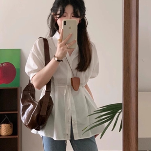 法式休闲白色v领短袖衬衫女春夏季外穿搭收腰抽绳设计感防晒上衣