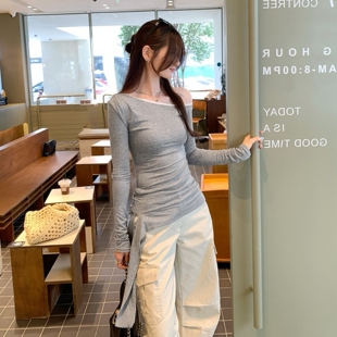 法式纯欲风撞色斜肩飘带长袖t恤打底衫女春秋季内搭修身露肩上衣