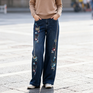 风姿歌2026新款秋冬新中式高腰刺绣直筒牛仔长裤女士宽松显瘦大码