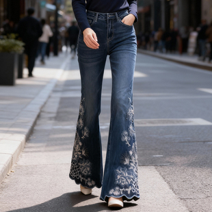 风姿歌2026年春季新款刺绣花微喇叭牛仔裤女国风高腰大码显瘦长裤