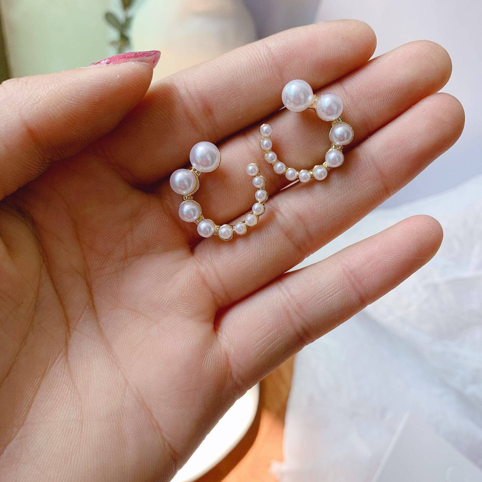 the republic of korea simple Versatile Semicircle Pearl Earrings Earringsin the Women's clothing/Boutique , Bra  category - from Buy2taobao.com to provide professional Taobao agent buy service