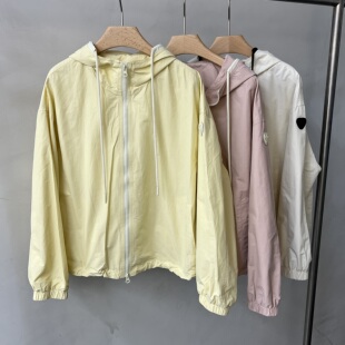 欧货2026春夏新款 百搭休闲连帽拉链冲锋衣夹克黄色外套上衣女 时尚