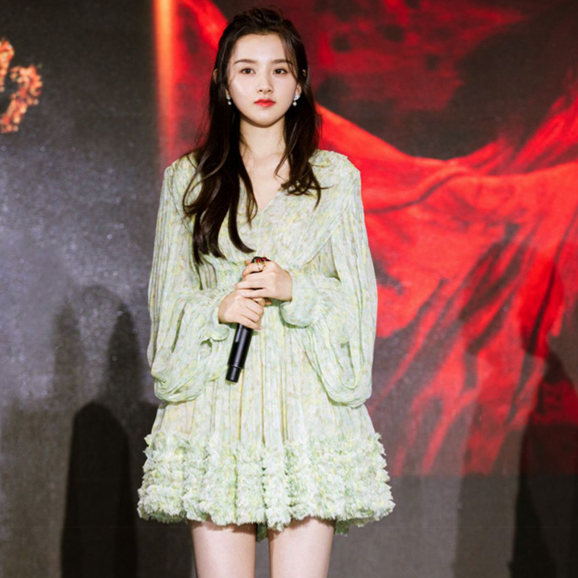 温柔气质法式雪纺连衣裙女设计感小众碎花仙气v领2022年春夏新款