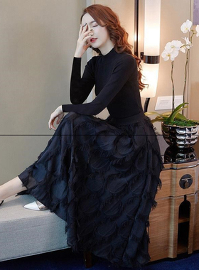 晚秋2023新款女秋冬洋气网红冬裙心机女神气质毛衣加裙子两件套装