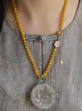 天然和田玉精雕喜上眉梢吊坠双面雕刻搭配天然鸡油黄蜜蜡项链松石